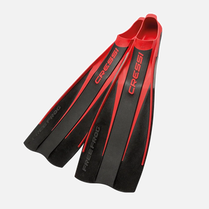 Cressi Free Frog Scuba Diving Fins - High-performance diving fins with a sleek design, below-blade foot pocket for increased thrust, durable polypropylene construction, and ergonomic full-foot pocket for ultimate comfort. Perfect for scuba divers of all levels.