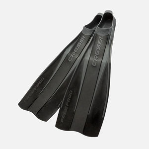 Cressi Free Frog Scuba Diving Fins - High-performance diving fins with a sleek design, below-blade foot pocket for increased thrust, durable polypropylene construction, and ergonomic full-foot pocket for ultimate comfort. Perfect for scuba divers of all levels.